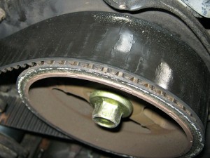 cracked-timing-belt